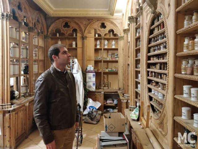 MC requerirá al Gobierno municipal que realice los trámites necesarios para custodiar y exponer el mobiliario de la farmacia del siglo XIX de la familia Peña Ros - 1, Foto 1