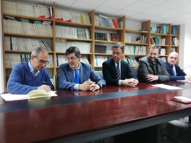 Salud y la Asociación de Yecla de Afectados de Cáncer firman un convenio para mejorar la calidad de vida y el bienestar de los pacientes - 1, Foto 1