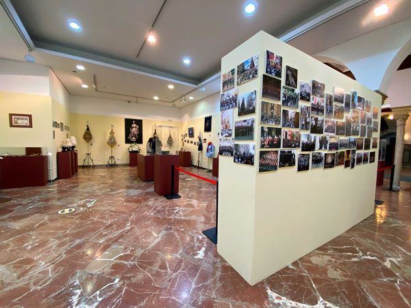 La Semana Santa se contempla estos días a través de la música, la artesanía y la fotografía en el Círculo Mercantil de Sevilla, en la calle Sierpes - 2, Foto 2