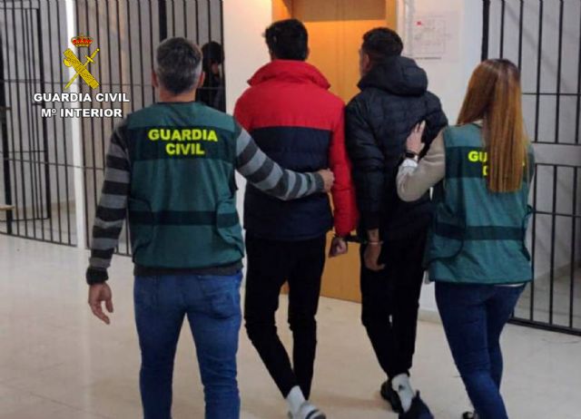 Desmantelan un grupo delictivo dedicado a sustraer efectivo en salones de juego de Murcia y Alicante - 2, Foto 2