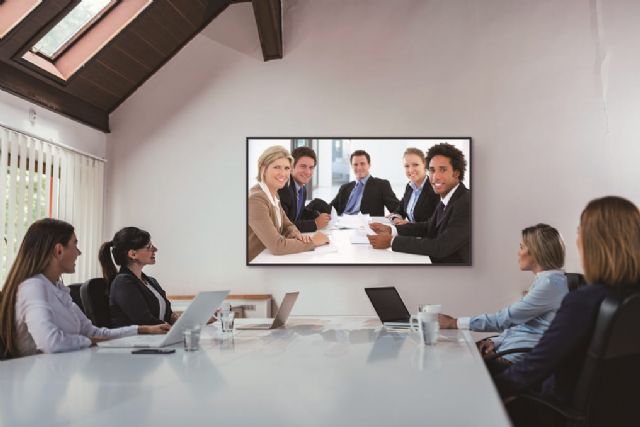 Panasonic presenta las nuevas pantallas 4k profesionales eq2 - 1, Foto 1