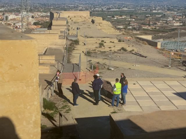 La alcaldesa visita las obras realizadas en la muralla y en el interior del Castillo de Nogalte - 3, Foto 3