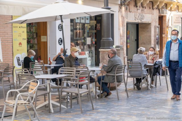 El Ayuntamiento congela la tarifa doméstica de agua y la baja un 20% a hostelería y comercios - 1, Foto 1