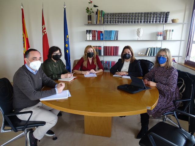 El SEF y la Universidad de Murcia abordan nuevas actuaciones para impulsar la inserción laboral de los universitarios - 1, Foto 1