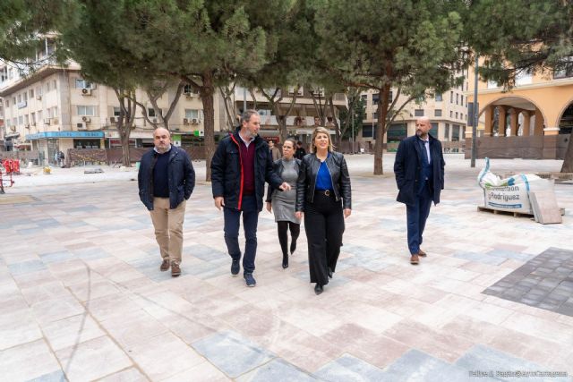 El Ayuntamiento abre este viernes un tercio de la plaza Juan XXIII para facilitar el tránsito peatonal - 1, Foto 1