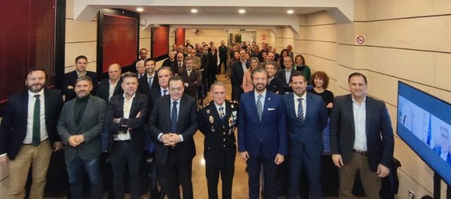 La Junta Directiva acuerda conceder la Medalla de Oro de CROEM a Antonio Muñoz Armero, presidente de AMC - 2, Foto 2