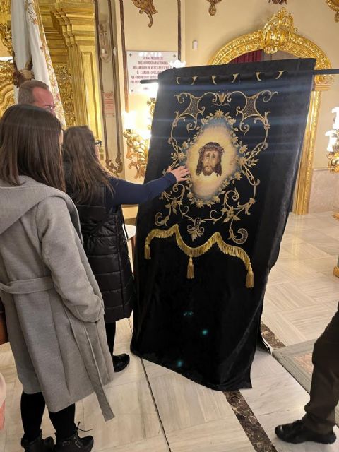 El Paso Blanco borda un estandarte para la Hermandad Santa Mujer Verónica de Tobarra - 2, Foto 2