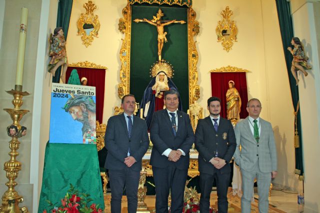 Sevilla. La imagen del cartel de Semana Santa 2024 de Alcalá del Río está dedicada a la Hermandad de la Vera-cruz Ilipense - 3, Foto 3