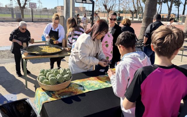 Más de 200 alumnos del colegio de San Bartolomé celebran el día de la alcachofa con una decena de actividades dedicadas a la Joya de la Huerta - 4, Foto 4