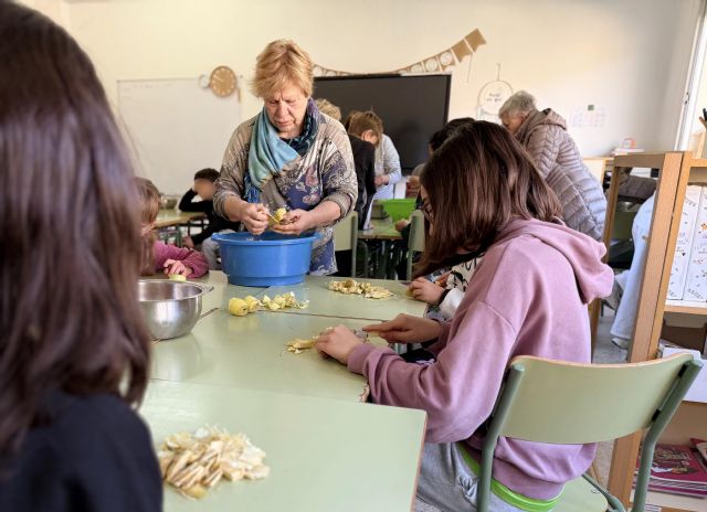 Más de 200 alumnos del colegio de San Bartolomé celebran el día de la alcachofa con una decena de actividades dedicadas a la Joya de la Huerta - 5, Foto 5