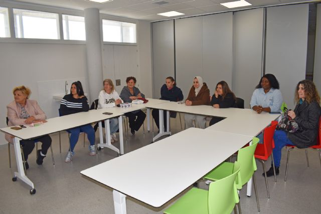 La Concejalía de Servicios Sociales inicia un curso de patronaje y costura - 3, Foto 3