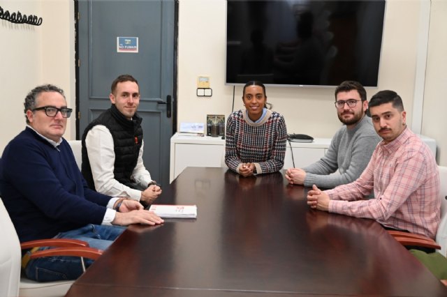 El nuevo Burger King crear� cerca de 28 puestos de trabajo en Alhama, Foto 2