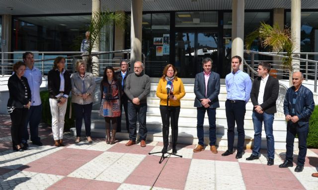 El Ayuntamiento de San Pedro del Pinatar guarda un minuto de silencio por los atentados de Bruselas - 1, Foto 1