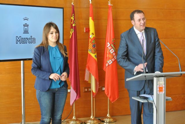 Un nuevo sistema piloto de sombraje permitirá disfrutar más de la zona de juegos infantiles de la Plaza de Castilla - 1, Foto 1
