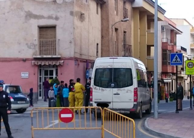 Inmovilizan una furgoneta que transportaba colmenas con abejas por el centro de Alhama, Foto 3