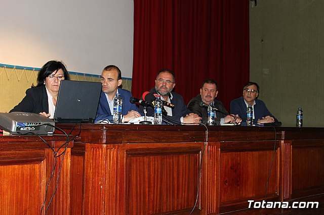 More than 50 affected people participated in the informative talk about aid in crops with protection structures damaged by the last snow storm, Foto 2