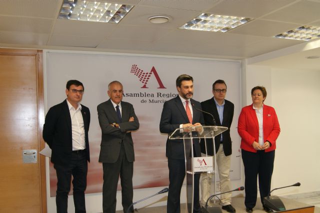 El PSOE reclama al Gobierno Regional que no ponga en duda la constitucionalidad de la Ley de Vivienda y negocie con el gobierno de Rajoy su adaptación - 1, Foto 1