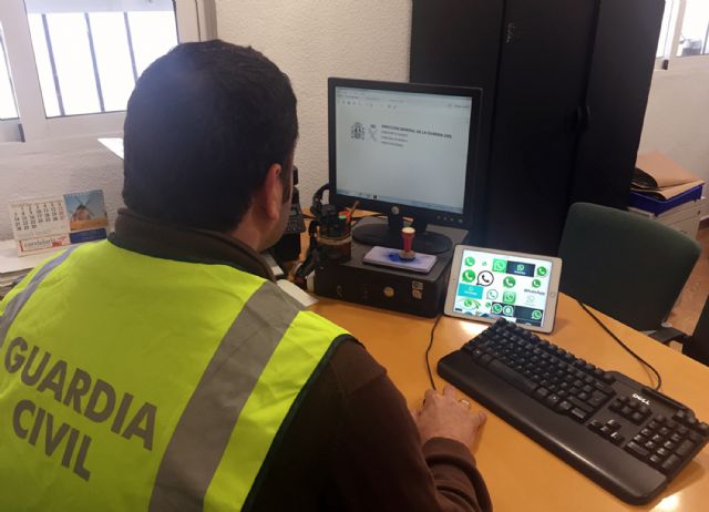 La Guardia Civil detiene a dos menores por crear un perfil falso en redes sociales con imágenes íntimas de otra menor - 1, Foto 1