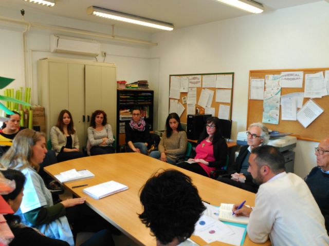 Gómez se reúne con los padres y madres de las escuelas infantiles para conocer sus propuestas de mejora de los centros - 1, Foto 1