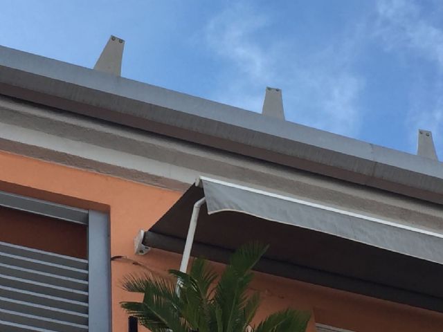 El PSOE interviene para que los vecinos de Los Almendros mejoren su calidad de vida y eliminen las goteras de sus casas - 3, Foto 3