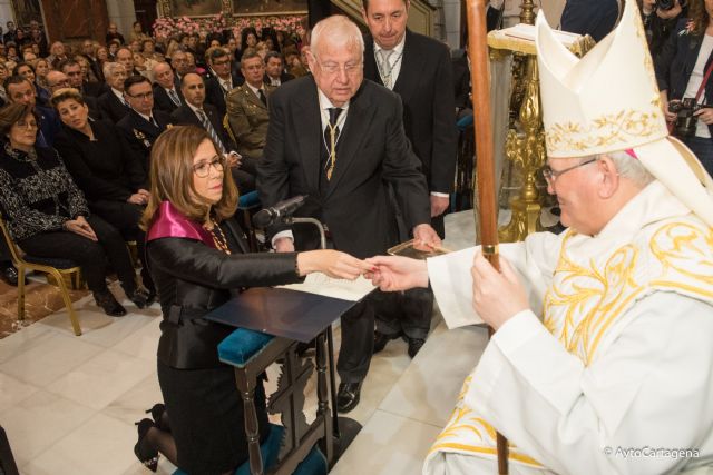 La alcaldesa pide por todos los cartageneros en la Onza de Oro - 1, Foto 1