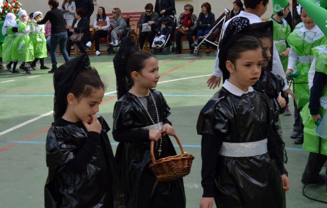 La procesión de 'Los Pasitos' del colegio 'Divino Maestro' cumple con su cita de Semana Santa - 4, Foto 4