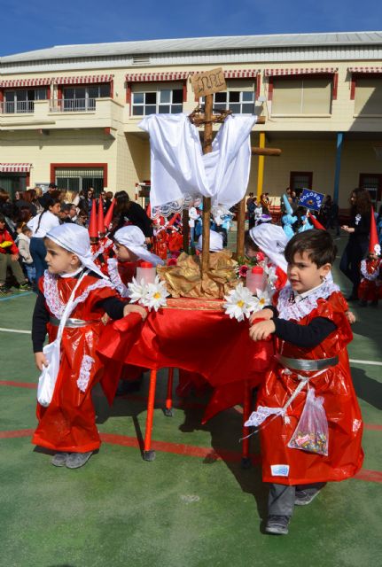 La procesión de 'Los Pasitos' del colegio 'Divino Maestro' cumple con su cita de Semana Santa - 5, Foto 5