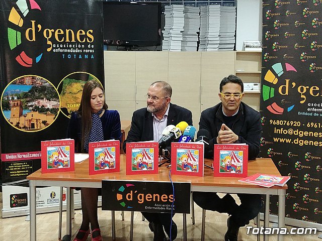 El primer teniente de alcalde asiste a la presentación del relato La felicidad de Din, Foto 3