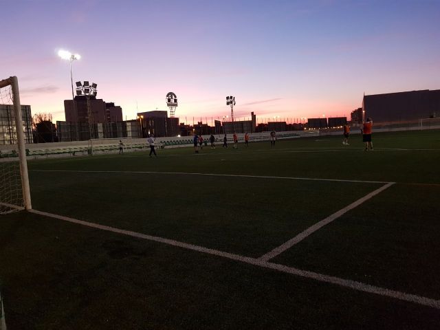 MC exigirá el jueves al Gobierno local que efectúe mejoras en la iluminación de los campos de fútbol - 1, Foto 1