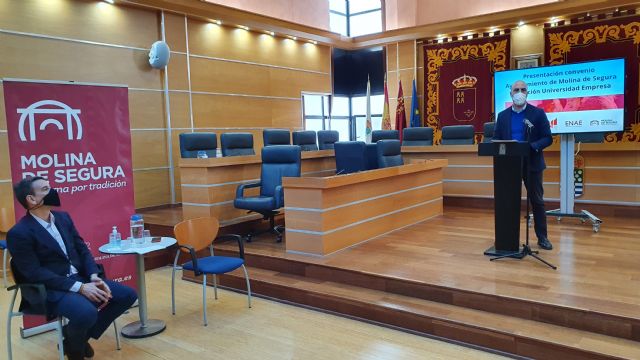 El Ayuntamiento de Molina de Segura y la Fundación Universidad Empresa suscriben un convenio para colaborar en proyectos de investigación, estudios, análisis y formación en los ámbitos de la industria, la innovación, la tecnología y la empresa - 2, Foto 2