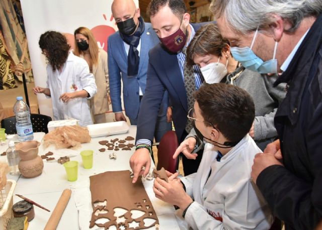 La concejalía de Artesanía y la Fundación Lorquimur presentan la II edición del proyecto Down-Arte: “Guerreros con el corazón de barro” - 2, Foto 2