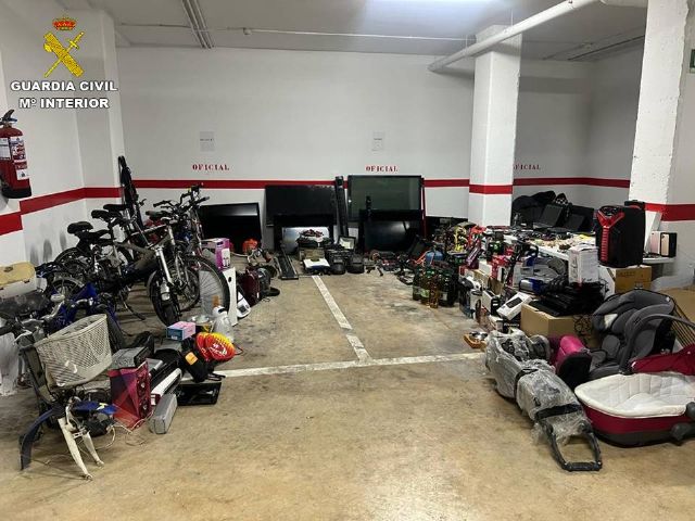 La Guardia Civil desmantela una banda muy activa especializada en el robo en viviendas y comercios - 5, Foto 5