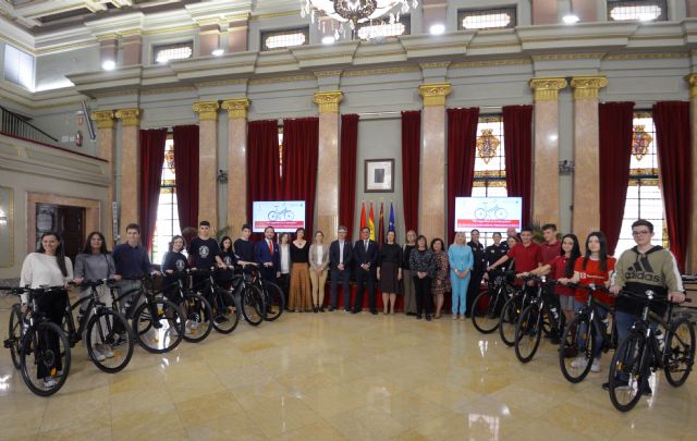 El IES Licenciado Francisco Cascales, ganador del XXXI Concurso de Educación Vial y Prevención de Accidentes 'Mi seguridad es la Educación' - 1, Foto 1