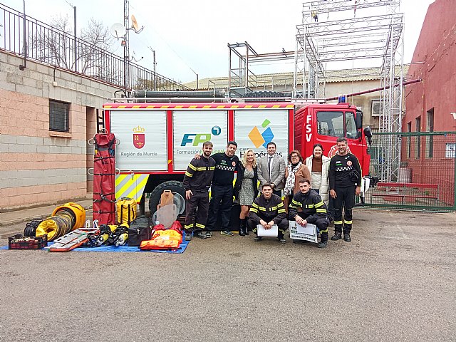 El CIFP Hespérides de Cartagena contará con un camión de bomberos para que sus alumnos hagan prácticas - 1, Foto 1
