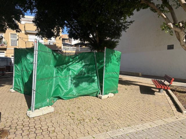 García: Solicitamos al equipo de Gobierno de Moreno un mantenimiento adecuado de la plaza Emilia Melenchón - 1, Foto 1