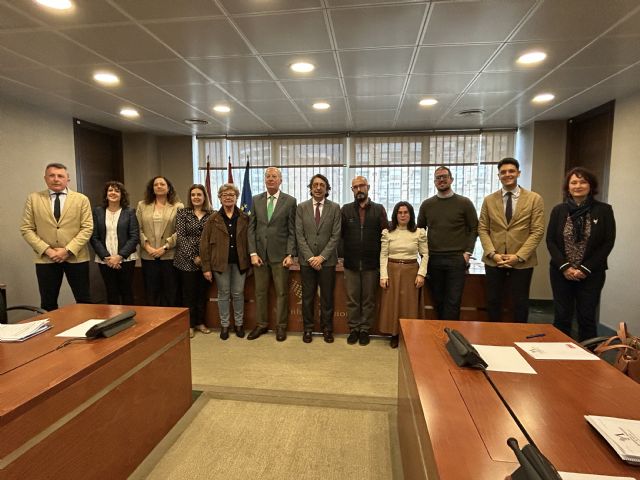 AFAMU y el Colegio Oficial de Psicolog�a de la Regi�n de Murcia comparecen en la Asamblea Regional, Foto 2