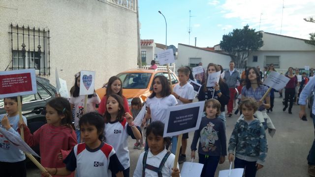 Pasacalles, magia, teatro, premios, un recuerdo a Shakespeare y Cervantes y música para acabar - 1, Foto 1