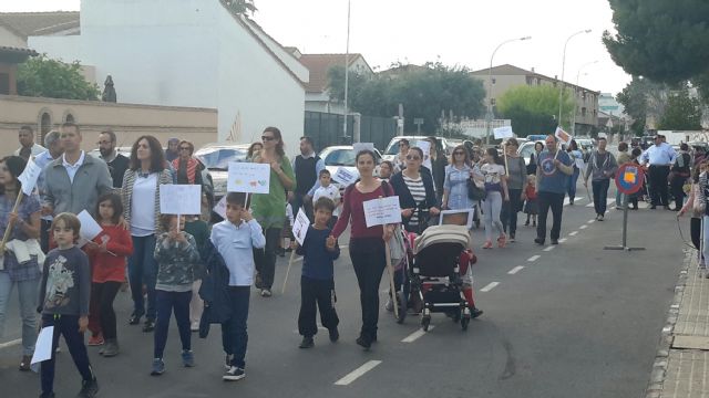Pasacalles, magia, teatro, premios, un recuerdo a Shakespeare y Cervantes y música para acabar - 2, Foto 2