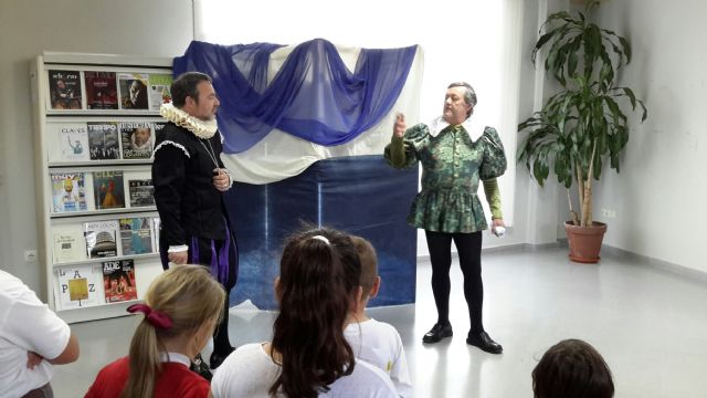 Pasacalles, magia, teatro, premios, un recuerdo a Shakespeare y Cervantes y música para acabar - 5, Foto 5