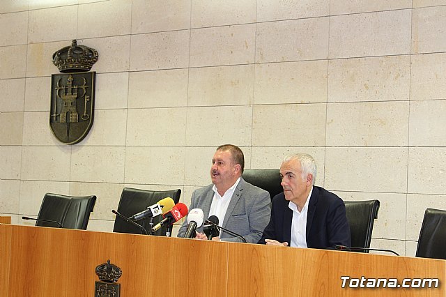 El alcalde afirma que el PP miente y no hubo ninguna reunión a nivel político en el ayuntamiento con representantes de Adif, Foto 1