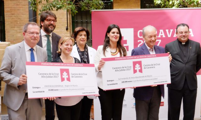La Fundación Camino de la Cruz entrega un donativo de 170.000 euros a Cáritas, Cruz Roja, Fundación Jesús Abandonado y Residencia-Asilo de ancianos de Caravaca - 1, Foto 1