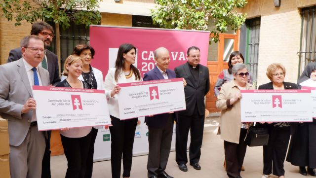 La Fundación Camino de la Cruz entrega un donativo de 170.000 euros a Cáritas, Cruz Roja, Fundación Jesús Abandonado y Residencia-Asilo de ancianos de Caravaca - 2, Foto 2