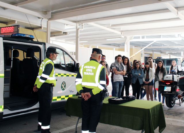 La Guardia Civil de Murcia recibe la visita de alumnos de Criminología de la UM - 2, Foto 2