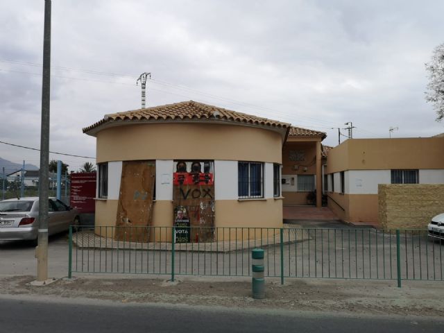 El PSOE denuncia ante la Junta Electoral de Zona la aparición de pintadas sobre sus carteles electorales y Guardia Civil abre diligencias para identificar los autores - 2, Foto 2