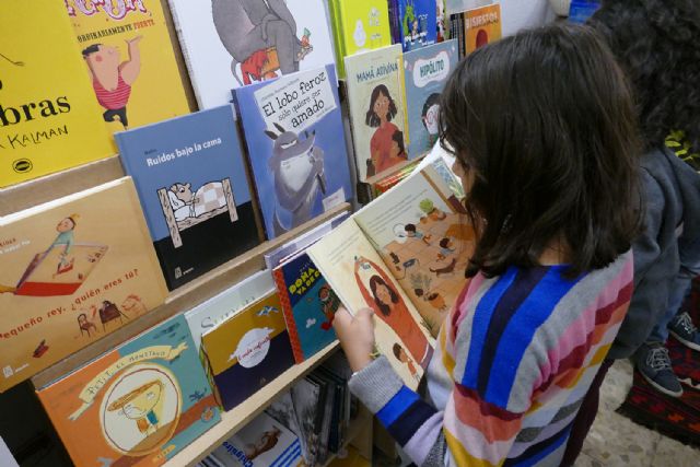 ¿Cómo contarías un cuento al mundo? ¿tendría el poder de transformarlo, de crear un mundo mejor? - 1, Foto 1