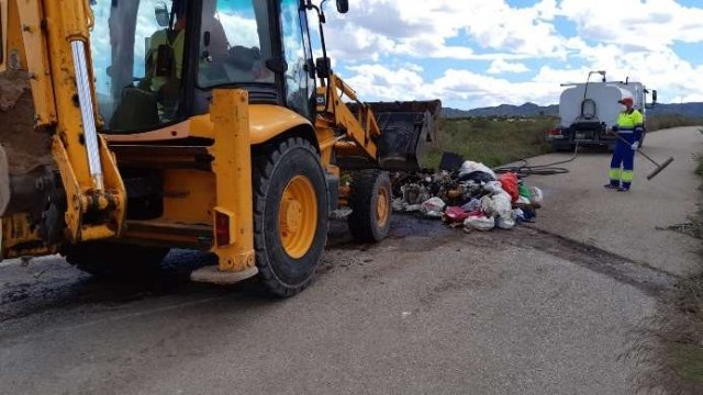 Apelan a la responsabilidad ciudadana con el depósito de residuos sólidos urbanos en los contenedores - 1, Foto 1