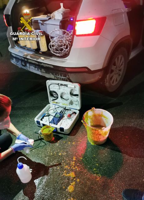 La Guardia Civil denuncia al gerente de una empresa de Murcia por unos vertidos ilícitos a un azarbe - 3, Foto 3