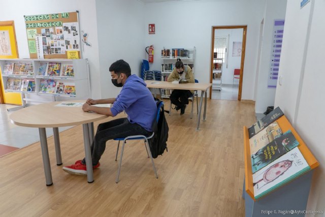 La biblioteca de La Palma se suma al Día del Libro con una sala renovada para niños y nueva cartelería de lectura fácil - 1, Foto 1