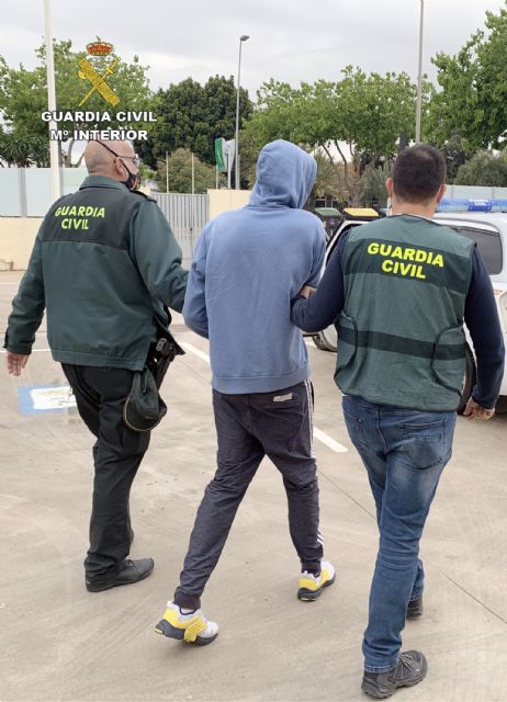 La Guardia Civil detiene al presunto autor de los daños ocasionados en dos cajeros de una sucursal bancaria - 3, Foto 3