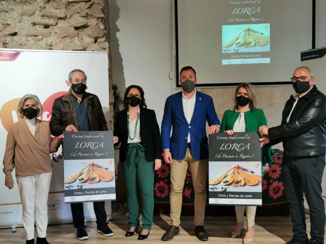 El Ayuntamiento de Lorca y Coros y Danzas de Lorca presentan el libro Cocina tradicional de Lorca. De Pascuas a Ramos - 1, Foto 1